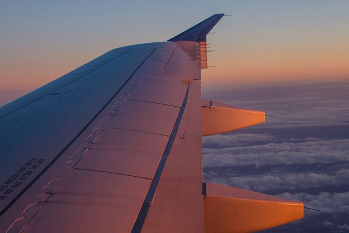 Picture of an airplane wing.