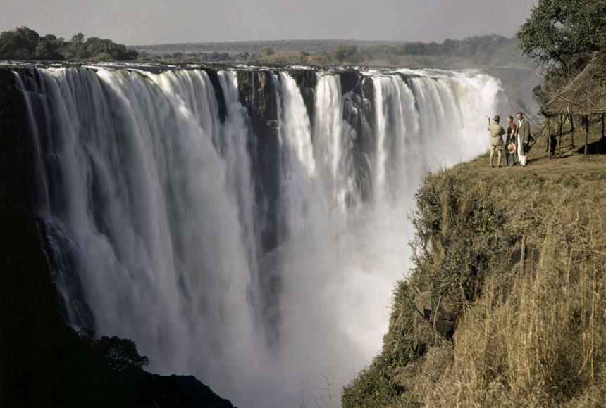 tourists-at-victoria-falls.jpg