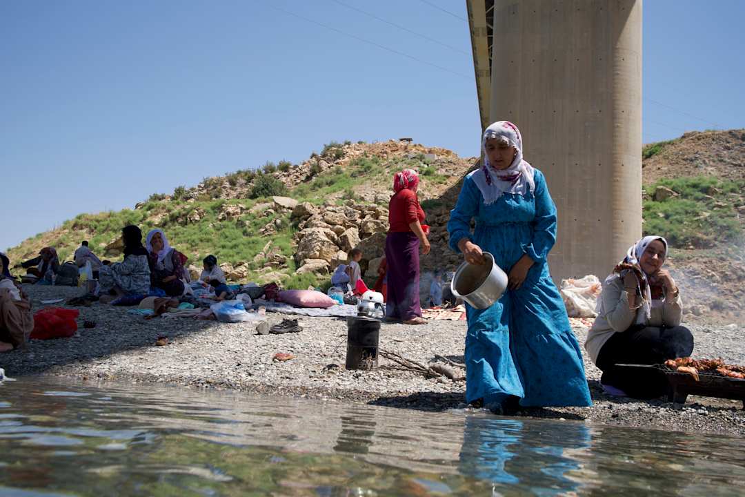 A Kurdish Photographer Records the Brutal Transformation of the Rivers ...