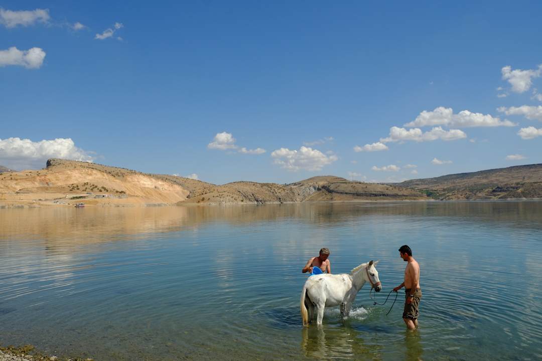 A Kurdish Photographer Records the Brutal Transformation of the Rivers ...