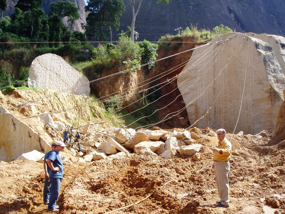 The long redundant flooded quarry locally know as gold diggings quarry  Stock Photo - Alamy