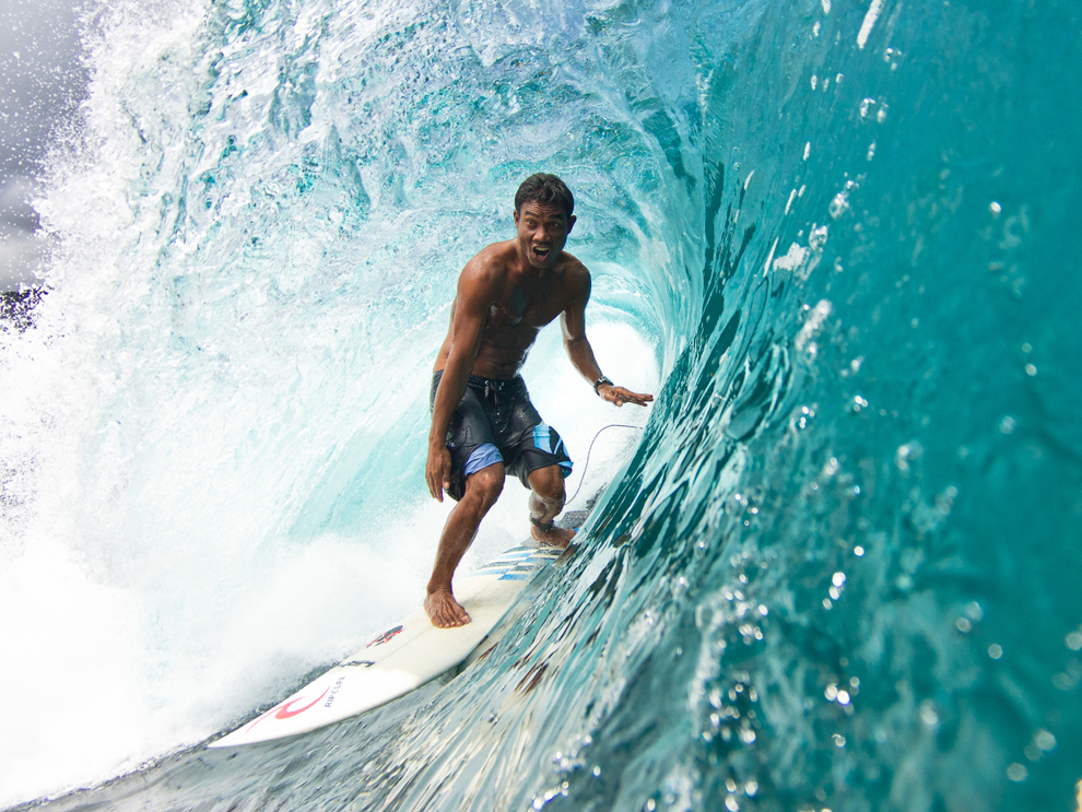 Surfing the outlet sea